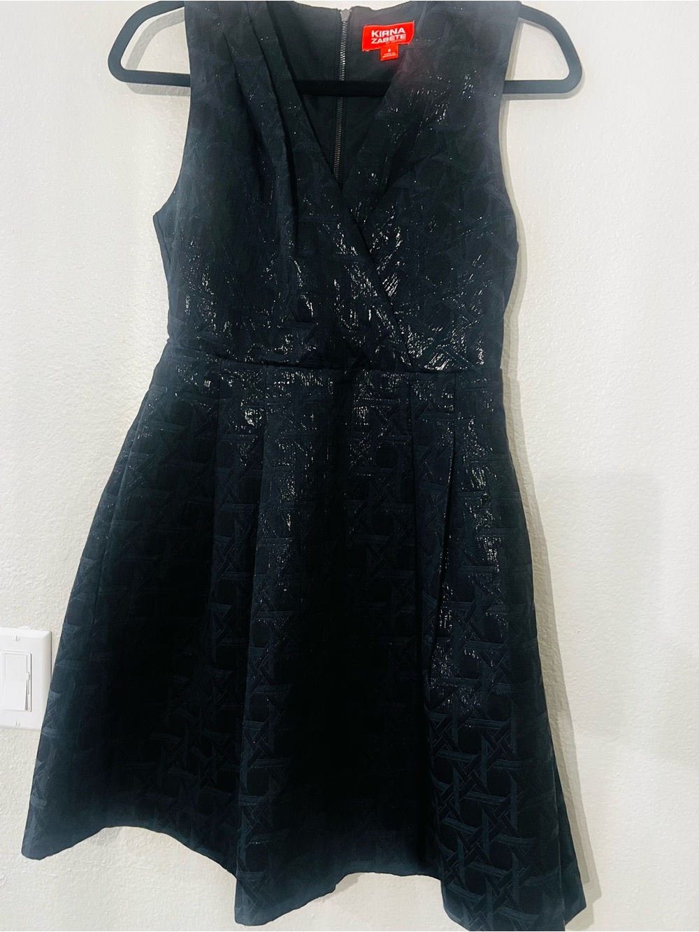 Kirna Zabete Black Textured V-Neck Fit-and-Flare Mini Dress.Preowned